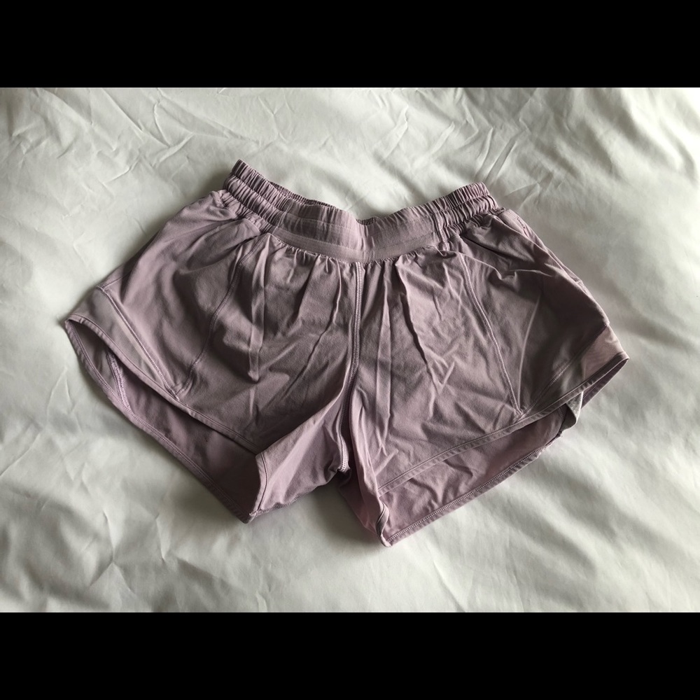 Lulu Lemon Hotty Hot Low-Rise Lined shorts